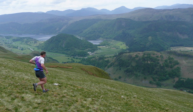 Dave Atkinson approaches the steep descent  - photo: Pat