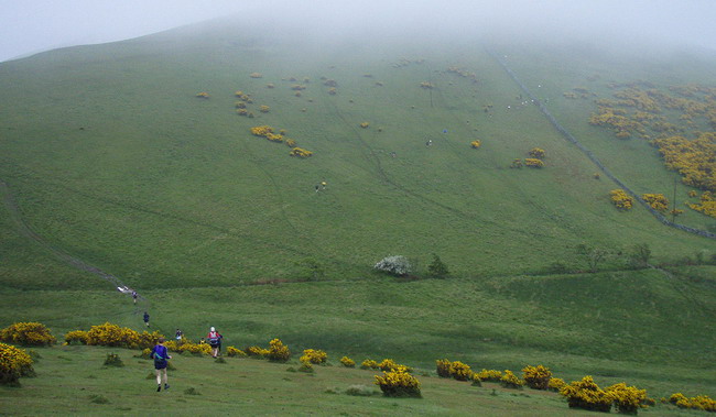 heading off Staerough to Sunnyside Hill  - photo: Rob